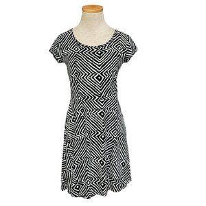 Michael Michael Kors Dress Short Sleeve Flowy Black White Zig Zag Petite Small S